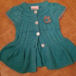 Green sweater short sleeve